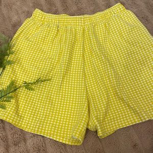 ⭐️price firm⭐️ Vintage Yellow Plaid Shorts Size L